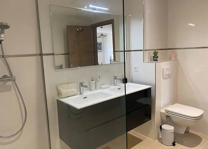 T2 Neuf 4 Personnes Avec Piscine/terrain Tennis * Porto-Vecchio (Corsica)